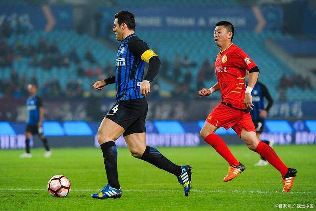 恐怖4人组冲水晶宫后防!数据示曼城赢紧咬枪手